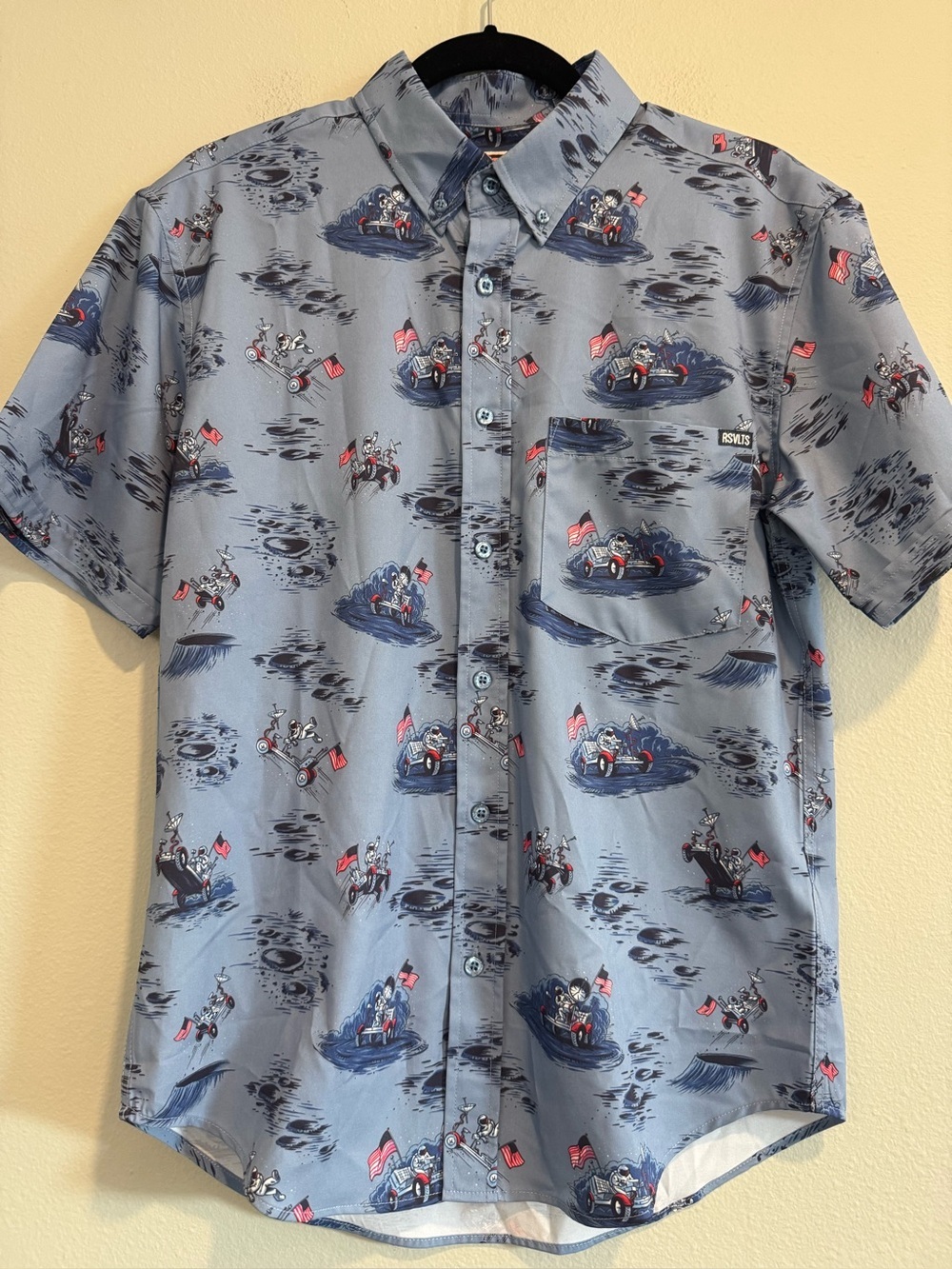RSVLTS Short-Sleeve Button-Up Shirt Novelty Print NASA Astronaut Small